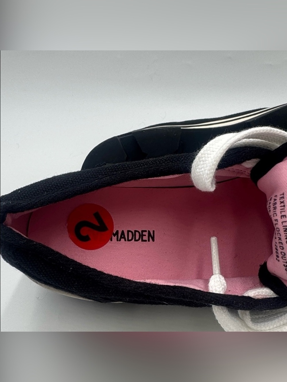 Steve Madden Girls Shoes Kitsch Platform Size 2
Color White/black - Picture 11 of 13
